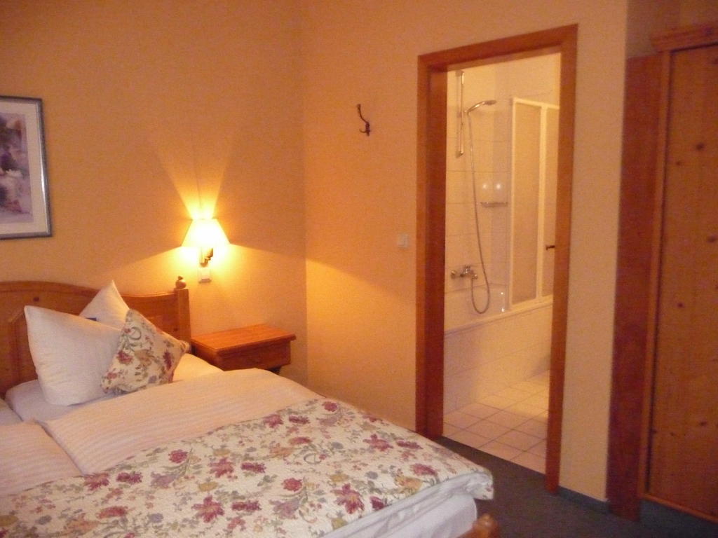Hotel Am Grudenberg Χάλμπερσταντ Δωμάτιο φωτογραφία