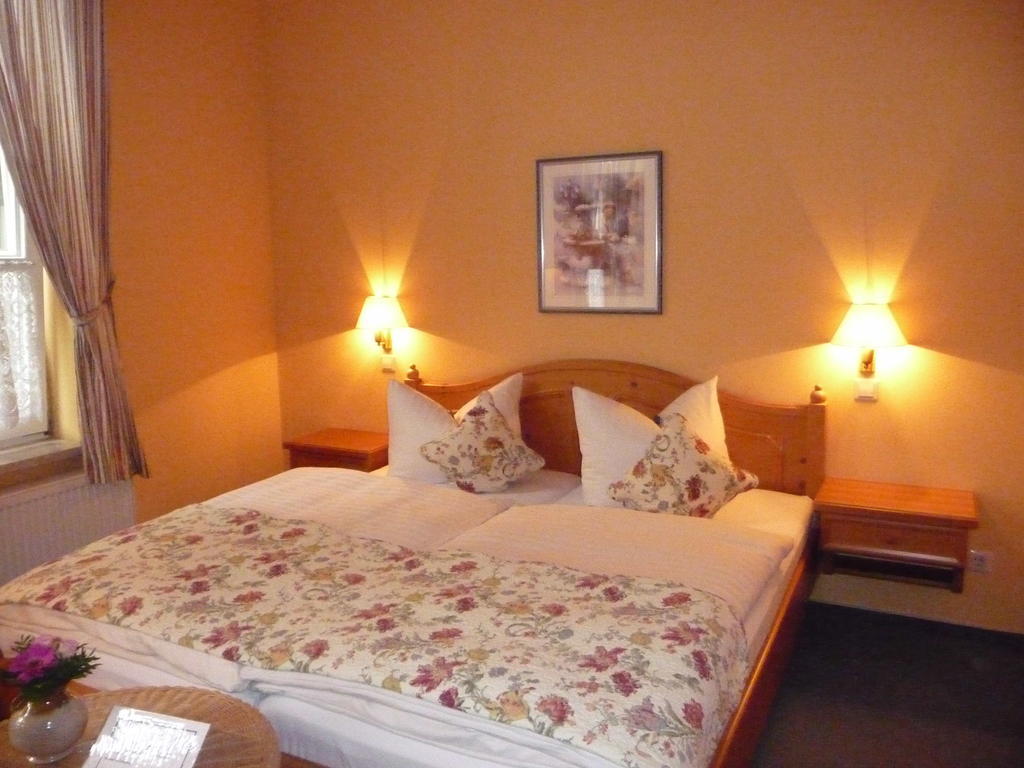 Hotel Am Grudenberg Χάλμπερσταντ Δωμάτιο φωτογραφία