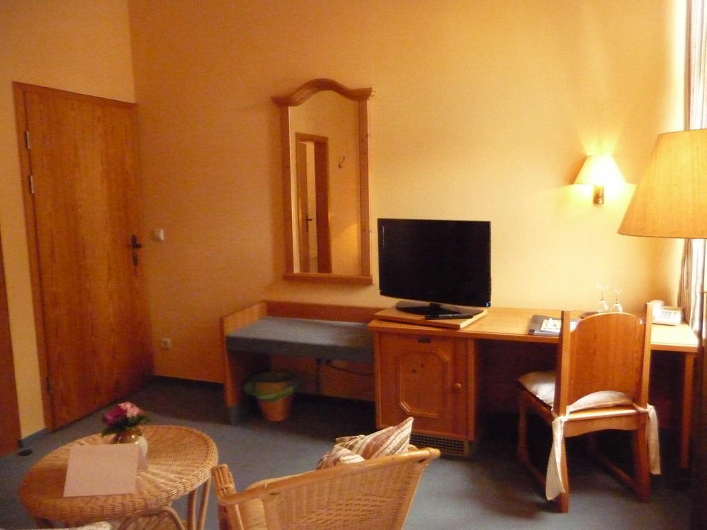 Hotel Am Grudenberg Χάλμπερσταντ Δωμάτιο φωτογραφία