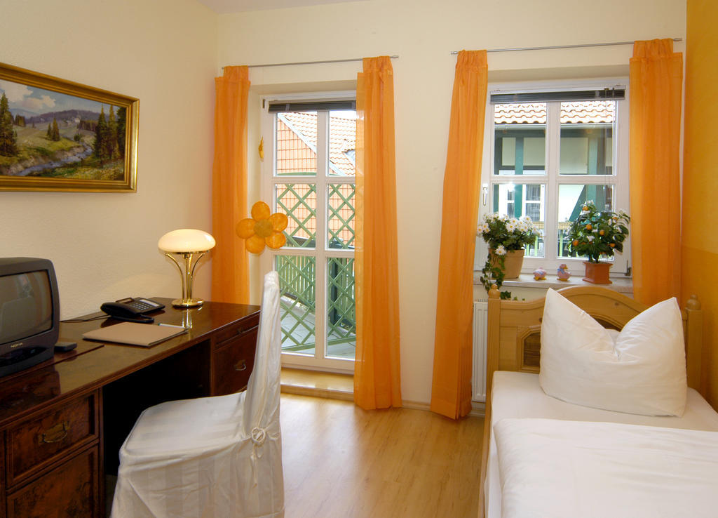 Hotel Am Grudenberg Χάλμπερσταντ Δωμάτιο φωτογραφία